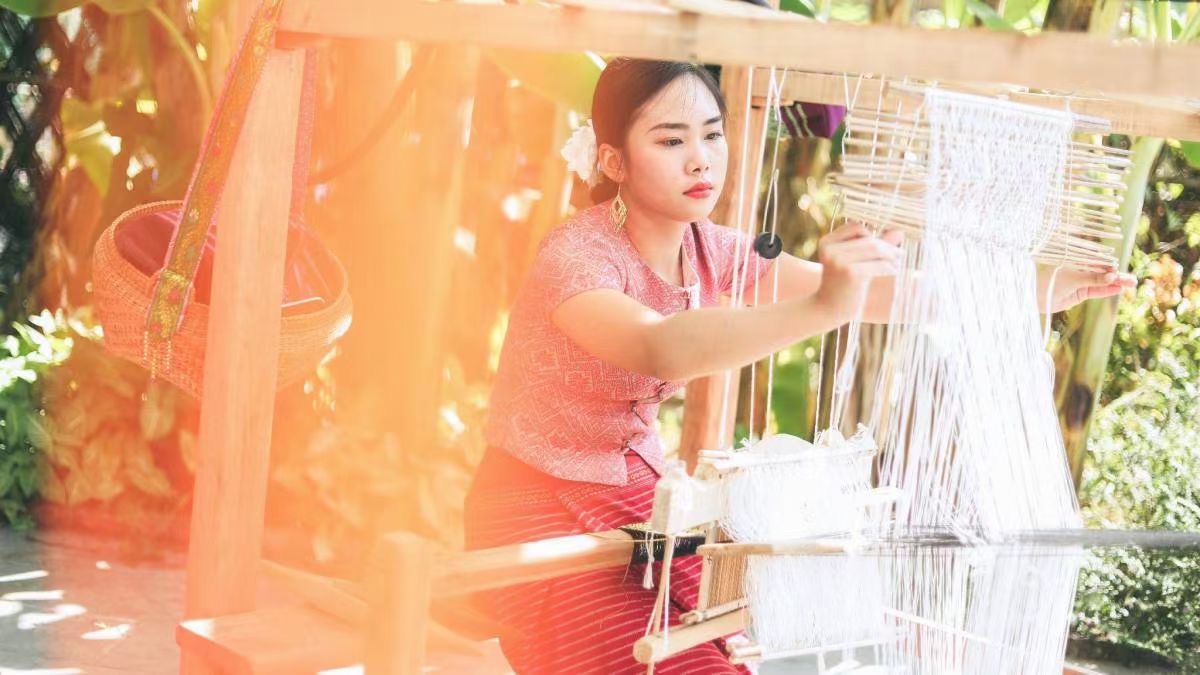 西雙版納國家級非物質(zhì)文化遺產(chǎn)傣族織錦技藝