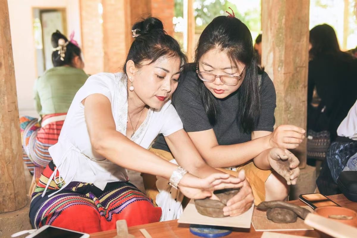 西雙版納國家級非物質文化遺產傣族慢輪制陶技藝