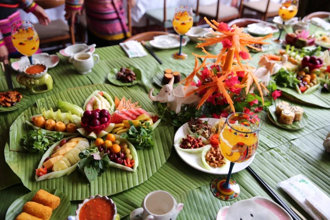 西雙版納野象谷象餐