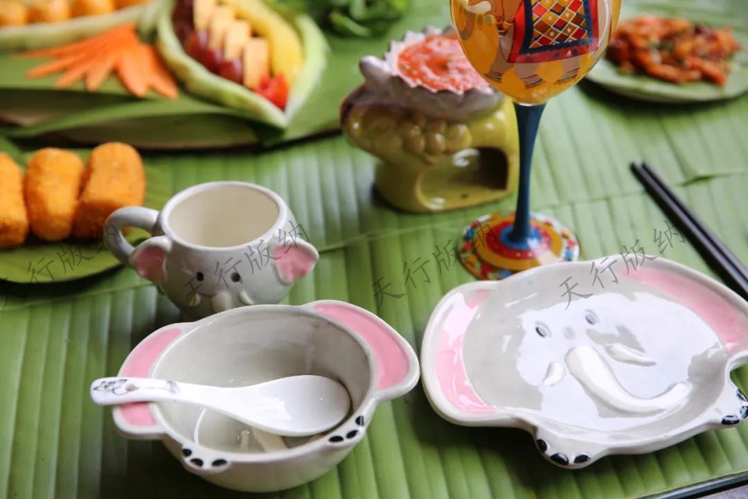 西雙版納野象谷象餐