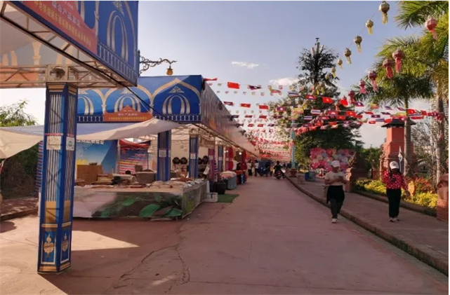 慶祝中老鐵路建成通車西雙版納商品展銷會特色產品精彩不斷