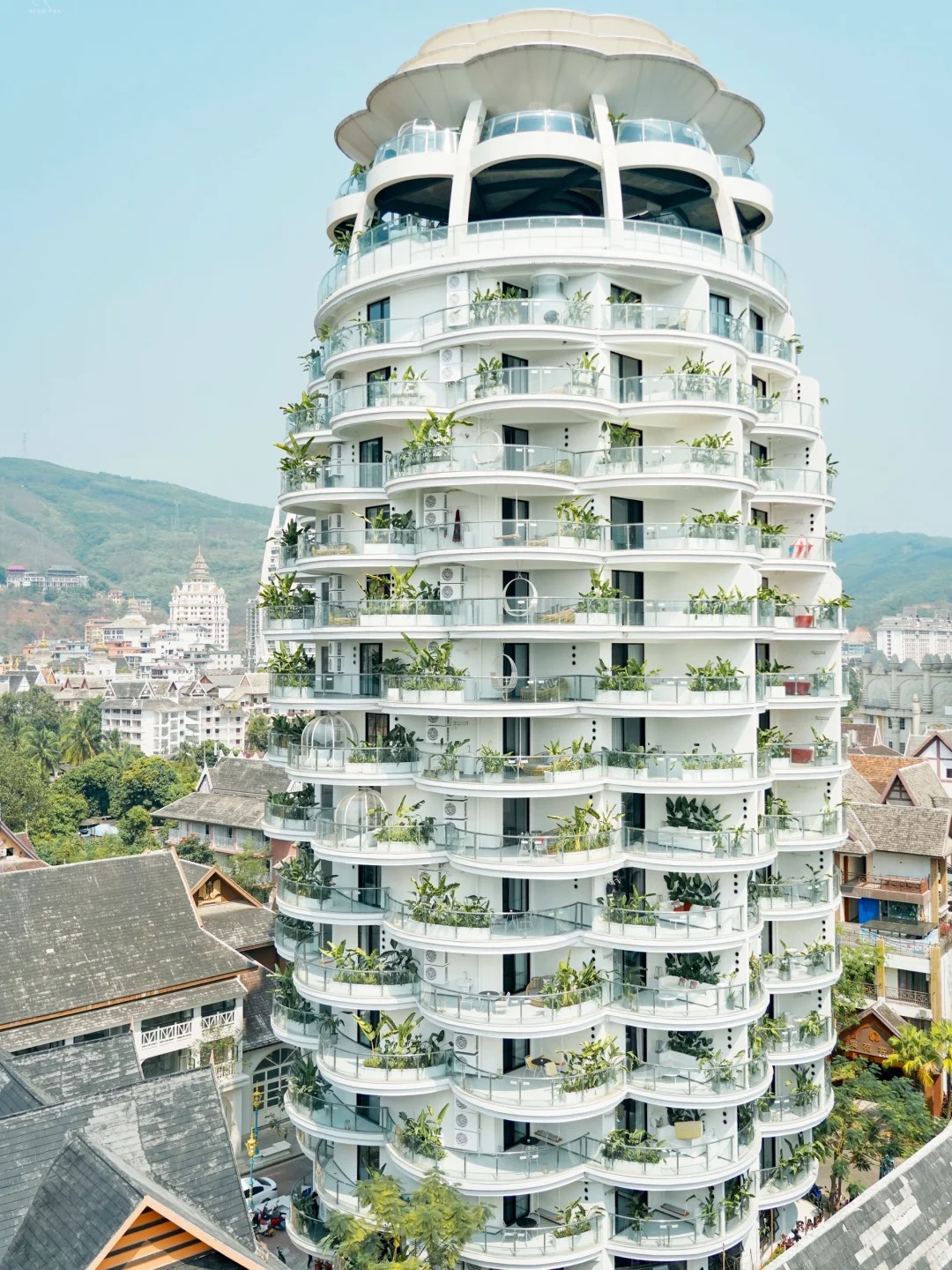 西雙版納【悅蓮莊菠蘿度假酒店】住進(jìn)一顆大菠蘿，西雙版納最美ins風(fēng)酒店??